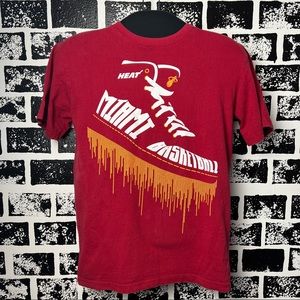 NBA tshirt red miami heat medium shirt vintage basketball graphic t-shirt